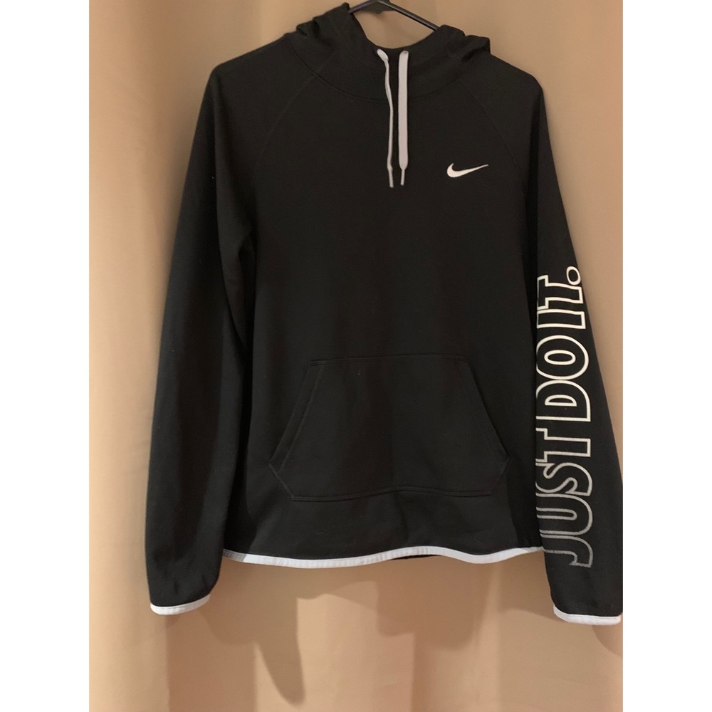 Women’s Nike sweatshirt